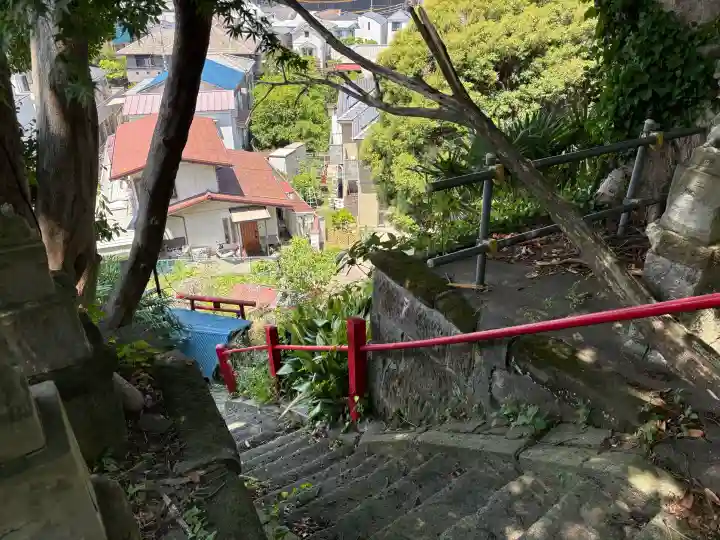 西森稲荷大明神の{uncategorized: "未分類", other: "その他", undefined: "問題あり", building: "その他建物", grave: "お墓", sacred_gate: "鳥居", guardian: "狛犬", statue: "像", buddha: "仏像", history: "歴史", nature: "自然", garden: "庭園", animal: "動物", pagoda: "塔", temizu: "手水舎", mountain_gate: "山門・神門", sanctuary: "本殿・本堂", subordinate: "末社・摂社", art: "芸術", scenery: "景色", jizo: "地蔵", ema: "絵馬", goshuin: "御朱印", omikuji: "おみくじ", items: "授与品その他", amulet: "お守り", goshuincho: "御朱印帳", eats: "食事", festival: "お祭り", votive_dance: "神楽", shichigosan: "七五三参", wedding: "結婚式", experience: "体験その他", initially: "初詣", around: "周辺", anti_infection: "感染症対策"}