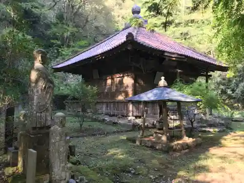 霊光寺の本殿・本堂