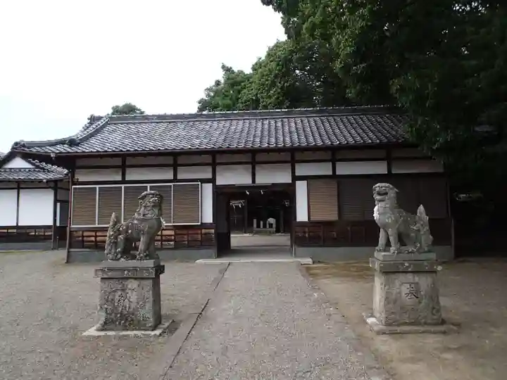 鳴神社の山門・神門