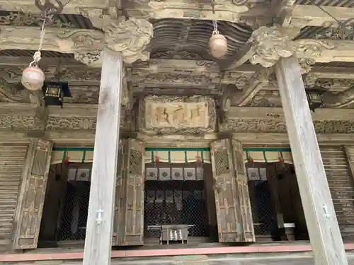 金華山黄金山神社の本殿