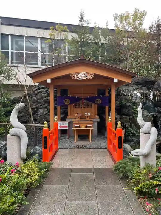 蛇窪神社の末社・摂社