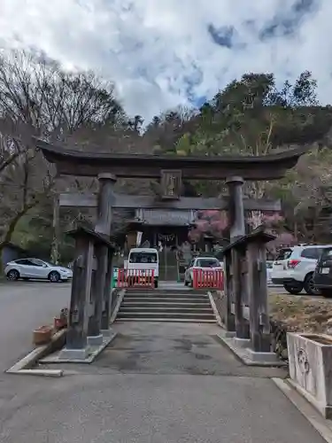 高尾山麓氷川神社(東京都)