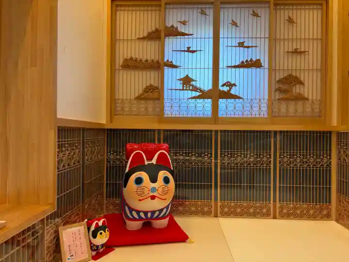 朝峯神社の{uncategorized: "未分類", other: "その他", undefined: "問題あり", building: "その他建物", grave: "お墓", sacred_gate: "鳥居", guardian: "狛犬", statue: "像", buddha: "仏像", history: "歴史", nature: "自然", garden: "庭園", animal: "動物", pagoda: "塔", temizu: "手水舎", mountain_gate: "山門・神門", sanctuary: "本殿・本堂", subordinate: "末社・摂社", art: "芸術", scenery: "景色", jizo: "地蔵", ema: "絵馬", goshuin: "御朱印", omikuji: "おみくじ", items: "授与品その他", amulet: "お守り", goshuincho: "御朱印帳", eats: "食事", festival: "お祭り", votive_dance: "神楽", shichigosan: "七五三参", wedding: "結婚式", experience: "体験その他", initially: "初詣", around: "周辺", anti_infection: "感染症対策"}