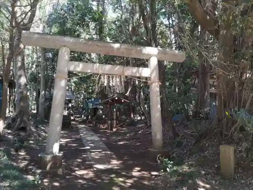 六所神社の鳥居