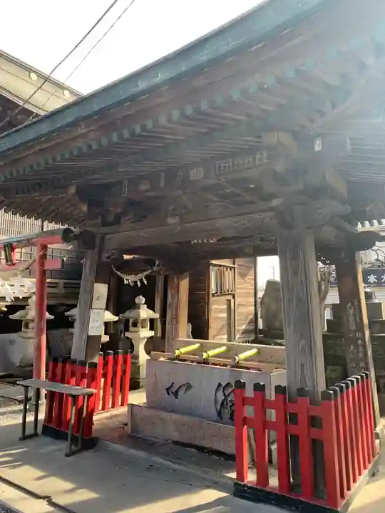 伊勢崎神社の手水舎