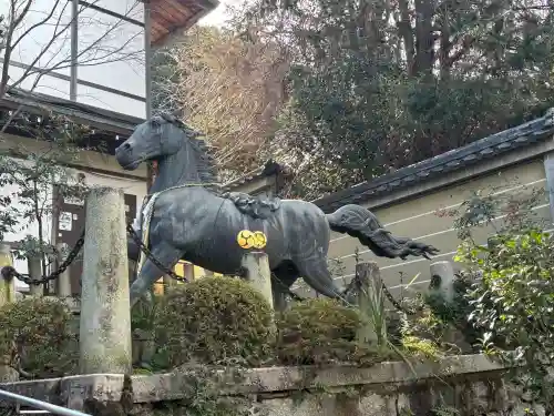 粟田神社の{uncategorized: "未分類", other: "その他", undefined: "問題あり", building: "その他建物", grave: "お墓", sacred_gate: "鳥居", guardian: "狛犬", statue: "像", buddha: "仏像", history: "歴史", nature: "自然", garden: "庭園", animal: "動物", pagoda: "塔", temizu: "手水舎", mountain_gate: "山門・神門", sanctuary: "本殿・本堂", subordinate: "末社・摂社", art: "芸術", scenery: "景色", jizo: "地蔵", ema: "絵馬", goshuin: "御朱印", omikuji: "おみくじ", items: "授与品その他", amulet: "お守り", goshuincho: "御朱印帳", eats: "食事", festival: "お祭り", votive_dance: "神楽", shichigosan: "七五三参", wedding: "結婚式", experience: "体験その他", initially: "初詣", around: "周辺", anti_infection: "感染症対策"}
