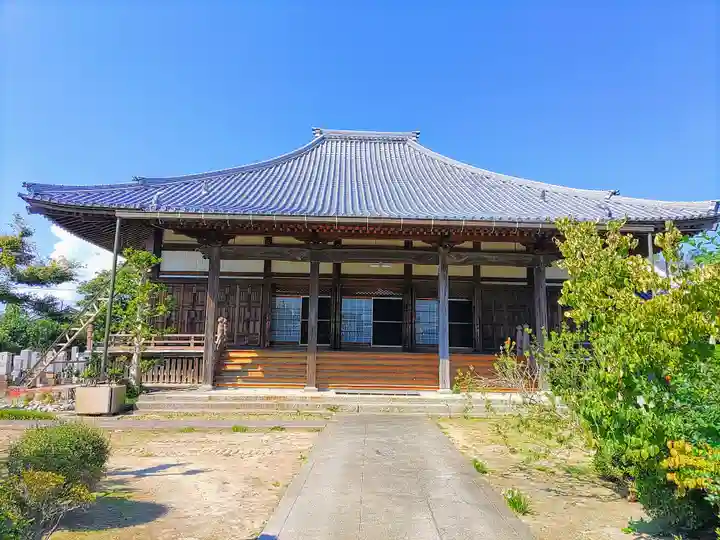 西蓮寺の本殿・本堂