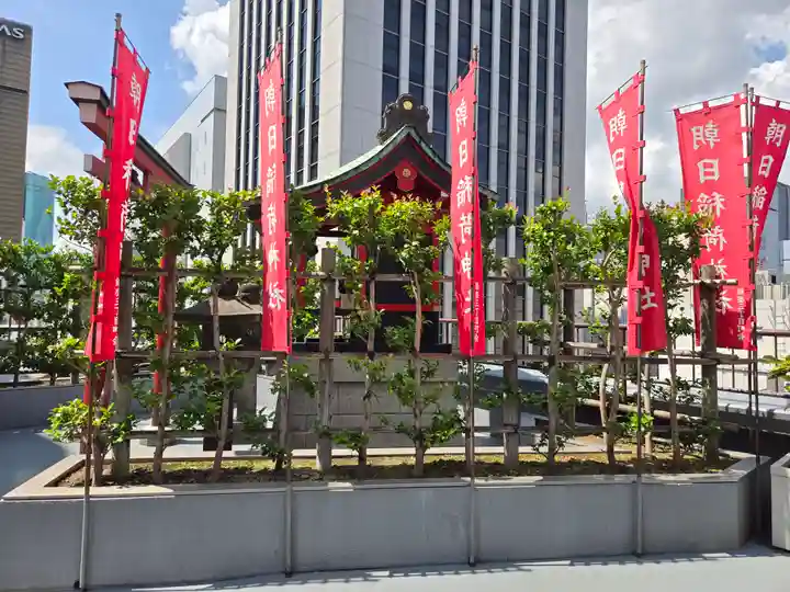 朝日稲荷神社の庭園