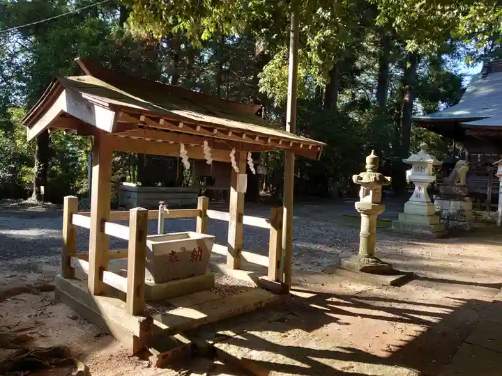 鴨鳥五所神社の手水舎