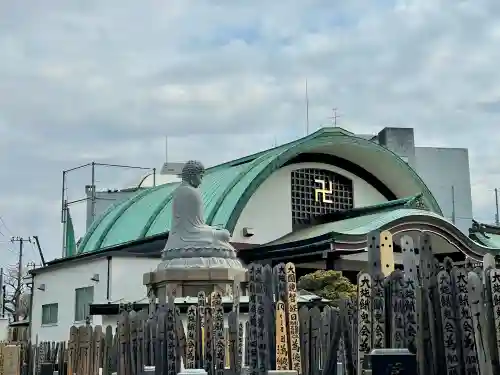 常光寺の{uncategorized: "未分類", other: "その他", undefined: "問題あり", building: "その他建物", grave: "お墓", sacred_gate: "鳥居", guardian: "狛犬", statue: "像", buddha: "仏像", history: "歴史", nature: "自然", garden: "庭園", animal: "動物", pagoda: "塔", temizu: "手水舎", mountain_gate: "山門・神門", sanctuary: "本殿・本堂", subordinate: "末社・摂社", art: "芸術", scenery: "景色", jizo: "地蔵", ema: "絵馬", goshuin: "御朱印", omikuji: "おみくじ", items: "授与品その他", amulet: "お守り", goshuincho: "御朱印帳", eats: "食事", festival: "お祭り", votive_dance: "神楽", shichigosan: "七五三参", wedding: "結婚式", experience: "体験その他", initially: "初詣", around: "周辺", anti_infection: "感染症対策"}