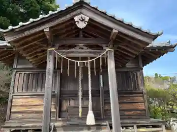 津崎神社の本殿・本堂