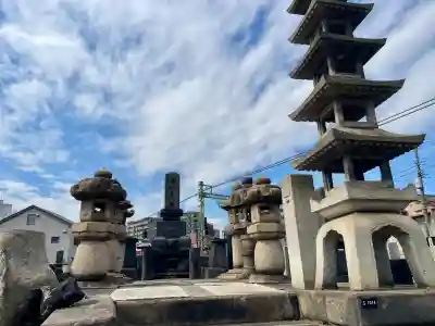 浄瀧寺の{uncategorized: "未分類", other: "その他", undefined: "問題あり", building: "その他建物", grave: "お墓", sacred_gate: "鳥居", guardian: "狛犬", statue: "像", buddha: "仏像", history: "歴史", nature: "自然", garden: "庭園", animal: "動物", pagoda: "塔", temizu: "手水舎", mountain_gate: "山門・神門", sanctuary: "本殿・本堂", subordinate: "末社・摂社", art: "芸術", scenery: "景色", jizo: "地蔵", ema: "絵馬", goshuin: "御朱印", omikuji: "おみくじ", items: "授与品その他", amulet: "お守り", goshuincho: "御朱印帳", eats: "食事", festival: "お祭り", votive_dance: "神楽", shichigosan: "七五三参", wedding: "結婚式", experience: "体験その他", initially: "初詣", around: "周辺", anti_infection: "感染症対策"}