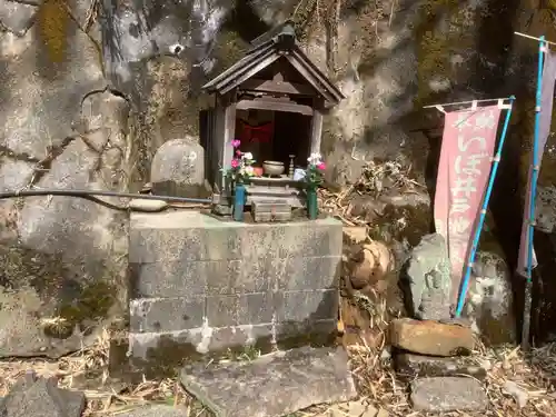 いぼ井戸地蔵の本殿・本堂