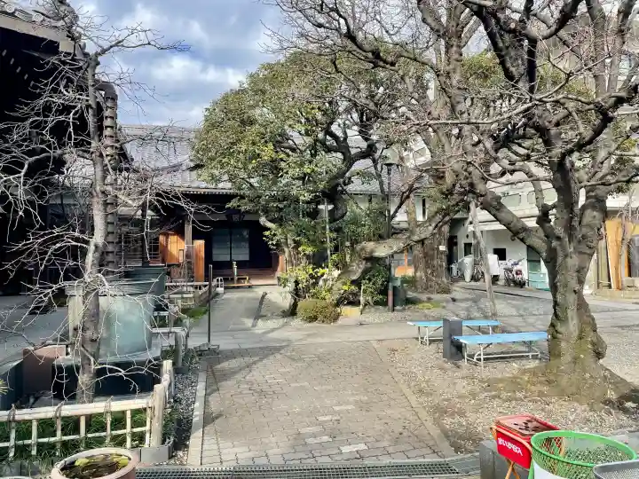 永稱寺の{uncategorized: "未分類", other: "その他", undefined: "問題あり", building: "その他建物", grave: "お墓", sacred_gate: "鳥居", guardian: "狛犬", statue: "像", buddha: "仏像", history: "歴史", nature: "自然", garden: "庭園", animal: "動物", pagoda: "塔", temizu: "手水舎", mountain_gate: "山門・神門", sanctuary: "本殿・本堂", subordinate: "末社・摂社", art: "芸術", scenery: "景色", jizo: "地蔵", ema: "絵馬", goshuin: "御朱印", omikuji: "おみくじ", items: "授与品その他", amulet: "お守り", goshuincho: "御朱印帳", eats: "食事", festival: "お祭り", votive_dance: "神楽", shichigosan: "七五三参", wedding: "結婚式", experience: "体験その他", initially: "初詣", around: "周辺", anti_infection: "感染症対策"}