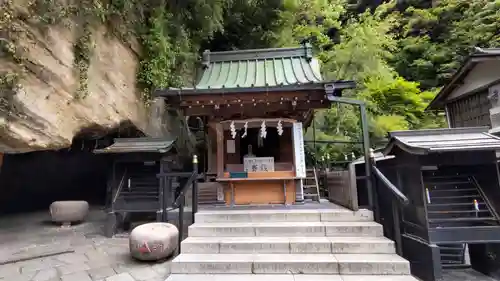 銭洗弁財天宇賀福神社の本殿・本堂