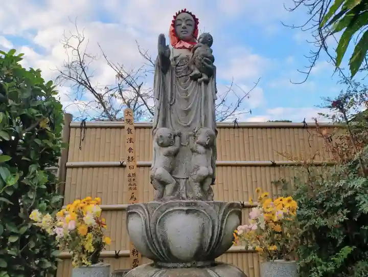 林昌寺の{uncategorized: "未分類", other: "その他", undefined: "問題あり", building: "その他建物", grave: "お墓", sacred_gate: "鳥居", guardian: "狛犬", statue: "像", buddha: "仏像", history: "歴史", nature: "自然", garden: "庭園", animal: "動物", pagoda: "塔", temizu: "手水舎", mountain_gate: "山門・神門", sanctuary: "本殿・本堂", subordinate: "末社・摂社", art: "芸術", scenery: "景色", jizo: "地蔵", ema: "絵馬", goshuin: "御朱印", omikuji: "おみくじ", items: "授与品その他", amulet: "お守り", goshuincho: "御朱印帳", eats: "食事", festival: "お祭り", votive_dance: "神楽", shichigosan: "七五三参", wedding: "結婚式", experience: "体験その他", initially: "初詣", around: "周辺", anti_infection: "感染症対策"}