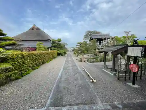 慈眼寺の{uncategorized: "未分類", other: "その他", undefined: "問題あり", building: "その他建物", grave: "お墓", sacred_gate: "鳥居", guardian: "狛犬", statue: "像", buddha: "仏像", history: "歴史", nature: "自然", garden: "庭園", animal: "動物", pagoda: "塔", temizu: "手水舎", mountain_gate: "山門・神門", sanctuary: "本殿・本堂", subordinate: "末社・摂社", art: "芸術", scenery: "景色", jizo: "地蔵", ema: "絵馬", goshuin: "御朱印", omikuji: "おみくじ", items: "授与品その他", amulet: "お守り", goshuincho: "御朱印帳", eats: "食事", festival: "お祭り", votive_dance: "神楽", shichigosan: "七五三参", wedding: "結婚式", experience: "体験その他", initially: "初詣", around: "周辺", anti_infection: "感染症対策"}