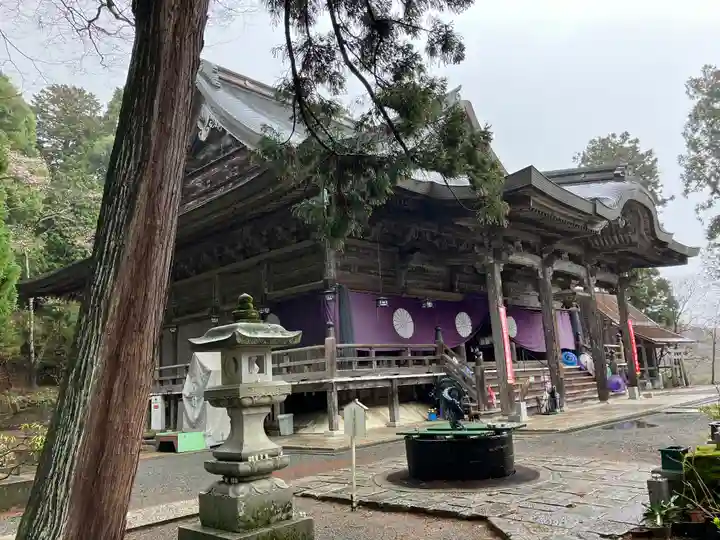 成相寺の本殿・本堂
