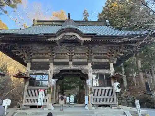 榛名神社の{uncategorized: "未分類", other: "その他", undefined: "問題あり", building: "その他建物", grave: "お墓", sacred_gate: "鳥居", guardian: "狛犬", statue: "像", buddha: "仏像", history: "歴史", nature: "自然", garden: "庭園", animal: "動物", pagoda: "塔", temizu: "手水舎", mountain_gate: "山門・神門", sanctuary: "本殿・本堂", subordinate: "末社・摂社", art: "芸術", scenery: "景色", jizo: "地蔵", ema: "絵馬", goshuin: "御朱印", omikuji: "おみくじ", items: "授与品その他", amulet: "お守り", goshuincho: "御朱印帳", eats: "食事", festival: "お祭り", votive_dance: "神楽", shichigosan: "七五三参", wedding: "結婚式", experience: "体験その他", initially: "初詣", around: "周辺", anti_infection: "感染症対策"}