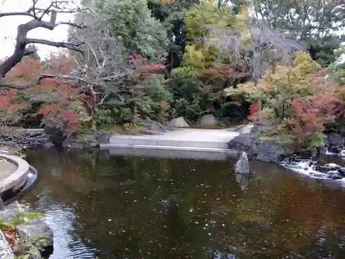 寒川神社の庭園