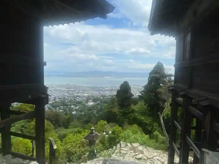 金大巌(牛尾宮・三宮)の{uncategorized: "未分類", other: "その他", undefined: "問題あり", building: "その他建物", grave: "お墓", sacred_gate: "鳥居", guardian: "狛犬", statue: "像", buddha: "仏像", history: "歴史", nature: "自然", garden: "庭園", animal: "動物", pagoda: "塔", temizu: "手水舎", mountain_gate: "山門・神門", sanctuary: "本殿・本堂", subordinate: "末社・摂社", art: "芸術", scenery: "景色", jizo: "地蔵", ema: "絵馬", goshuin: "御朱印", omikuji: "おみくじ", items: "授与品その他", amulet: "お守り", goshuincho: "御朱印帳", eats: "食事", festival: "お祭り", votive_dance: "神楽", shichigosan: "七五三参", wedding: "結婚式", experience: "体験その他", initially: "初詣", around: "周辺", anti_infection: "感染症対策"}