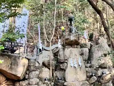 最上稲荷山妙教寺の{uncategorized: "未分類", other: "その他", undefined: "問題あり", building: "その他建物", grave: "お墓", sacred_gate: "鳥居", guardian: "狛犬", statue: "像", buddha: "仏像", history: "歴史", nature: "自然", garden: "庭園", animal: "動物", pagoda: "塔", temizu: "手水舎", mountain_gate: "山門・神門", sanctuary: "本殿・本堂", subordinate: "末社・摂社", art: "芸術", scenery: "景色", jizo: "地蔵", ema: "絵馬", goshuin: "御朱印", omikuji: "おみくじ", items: "授与品その他", amulet: "お守り", goshuincho: "御朱印帳", eats: "食事", festival: "お祭り", votive_dance: "神楽", shichigosan: "七五三参", wedding: "結婚式", experience: "体験その他", initially: "初詣", around: "周辺", anti_infection: "感染症対策"}