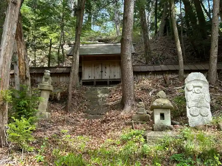 八代神明宮の{uncategorized: "未分類", other: "その他", undefined: "問題あり", building: "その他建物", grave: "お墓", sacred_gate: "鳥居", guardian: "狛犬", statue: "像", buddha: "仏像", history: "歴史", nature: "自然", garden: "庭園", animal: "動物", pagoda: "塔", temizu: "手水舎", mountain_gate: "山門・神門", sanctuary: "本殿・本堂", subordinate: "末社・摂社", art: "芸術", scenery: "景色", jizo: "地蔵", ema: "絵馬", goshuin: "御朱印", omikuji: "おみくじ", items: "授与品その他", amulet: "お守り", goshuincho: "御朱印帳", eats: "食事", festival: "お祭り", votive_dance: "神楽", shichigosan: "七五三参", wedding: "結婚式", experience: "体験その他", initially: "初詣", around: "周辺", anti_infection: "感染症対策"}