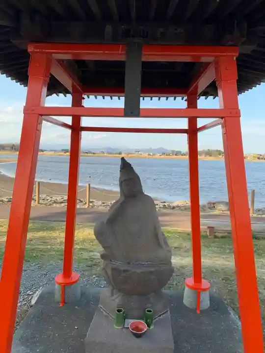 浮島辨財天の像