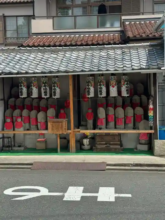 貞養院の{uncategorized: "未分類", other: "その他", undefined: "問題あり", building: "その他建物", grave: "お墓", sacred_gate: "鳥居", guardian: "狛犬", statue: "像", buddha: "仏像", history: "歴史", nature: "自然", garden: "庭園", animal: "動物", pagoda: "塔", temizu: "手水舎", mountain_gate: "山門・神門", sanctuary: "本殿・本堂", subordinate: "末社・摂社", art: "芸術", scenery: "景色", jizo: "地蔵", ema: "絵馬", goshuin: "御朱印", omikuji: "おみくじ", items: "授与品その他", amulet: "お守り", goshuincho: "御朱印帳", eats: "食事", festival: "お祭り", votive_dance: "神楽", shichigosan: "七五三参", wedding: "結婚式", experience: "体験その他", initially: "初詣", around: "周辺", anti_infection: "感染症対策"}