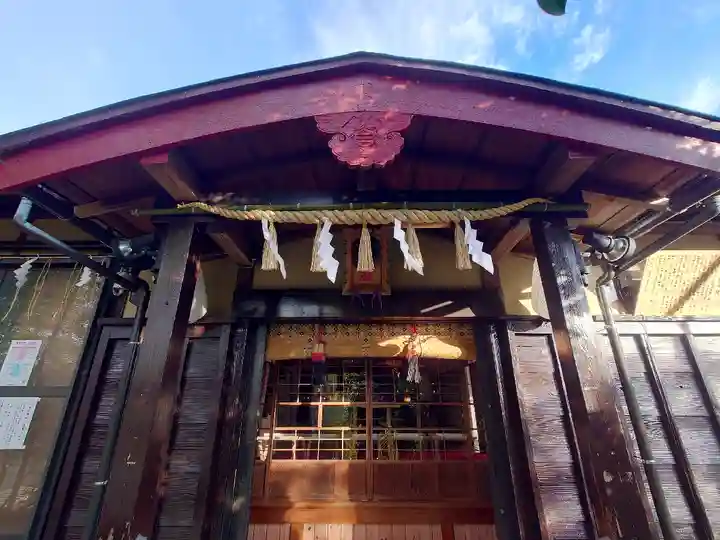 横浜御嶽神社の本殿・本堂