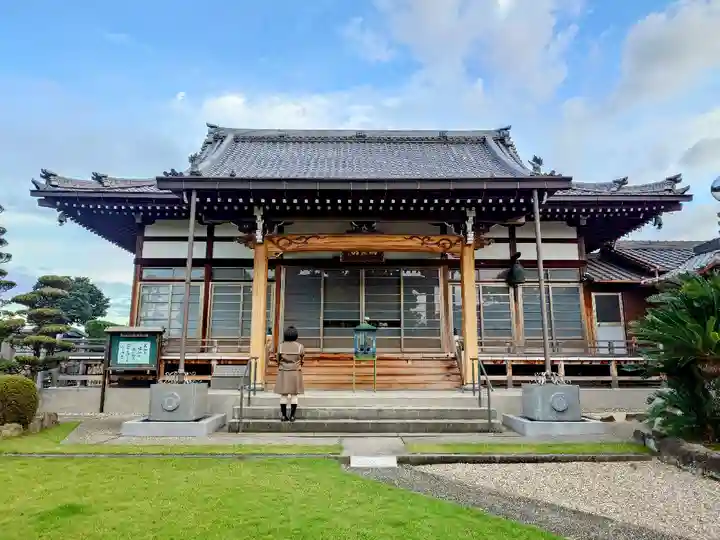 長福寺の本殿・本堂
