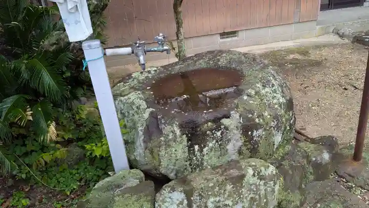 救世堂の手水舎