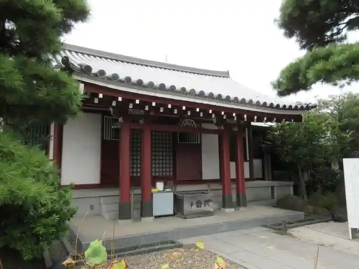 自性院の本殿・本堂