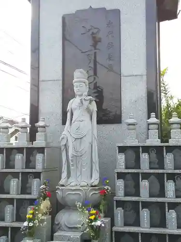 光胤山 大野本光寺の仏像