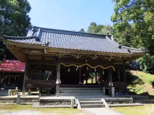 八雷神社の本殿