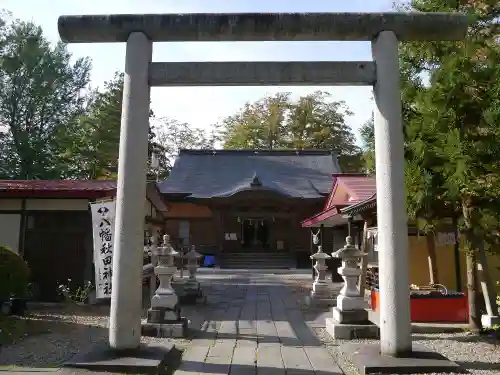 八幡秋田神社の鳥居