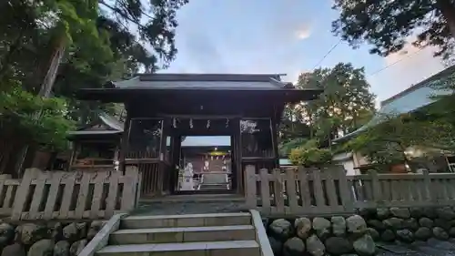 草薙神社の山門