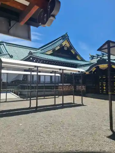 靖國神社の{uncategorized: "未分類", other: "その他", undefined: "問題あり", building: "その他建物", grave: "お墓", sacred_gate: "鳥居", guardian: "狛犬", statue: "像", buddha: "仏像", history: "歴史", nature: "自然", garden: "庭園", animal: "動物", pagoda: "塔", temizu: "手水舎", mountain_gate: "山門・神門", sanctuary: "本殿・本堂", subordinate: "末社・摂社", art: "芸術", scenery: "景色", jizo: "地蔵", ema: "絵馬", goshuin: "御朱印", omikuji: "おみくじ", items: "授与品その他", amulet: "お守り", goshuincho: "御朱印帳", eats: "食事", festival: "お祭り", votive_dance: "神楽", shichigosan: "七五三参", wedding: "結婚式", experience: "体験その他", initially: "初詣", around: "周辺", anti_infection: "感染症対策"}