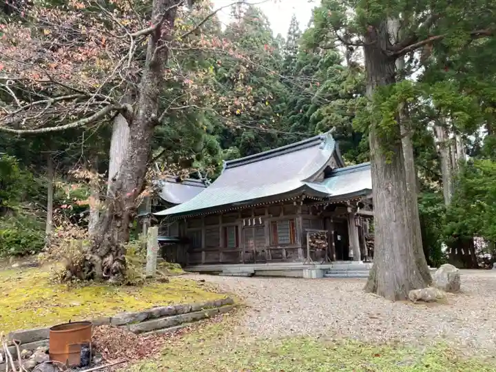 真山神社の本殿・本堂