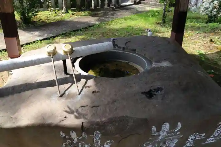 十二所神社(大子町大子)の手水舎