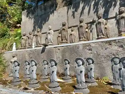 清照寺の{uncategorized: "未分類", other: "その他", undefined: "問題あり", building: "その他建物", grave: "お墓", sacred_gate: "鳥居", guardian: "狛犬", statue: "像", buddha: "仏像", history: "歴史", nature: "自然", garden: "庭園", animal: "動物", pagoda: "塔", temizu: "手水舎", mountain_gate: "山門・神門", sanctuary: "本殿・本堂", subordinate: "末社・摂社", art: "芸術", scenery: "景色", jizo: "地蔵", ema: "絵馬", goshuin: "御朱印", omikuji: "おみくじ", items: "授与品その他", amulet: "お守り", goshuincho: "御朱印帳", eats: "食事", festival: "お祭り", votive_dance: "神楽", shichigosan: "七五三参", wedding: "結婚式", experience: "体験その他", initially: "初詣", around: "周辺", anti_infection: "感染症対策"}