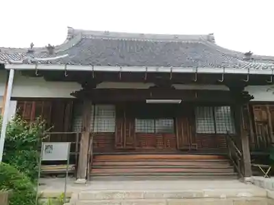 法円寺の本殿・本堂