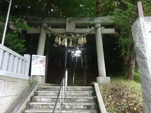 神鳥前川神社の鳥居