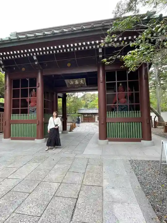 高徳院の山門・神門