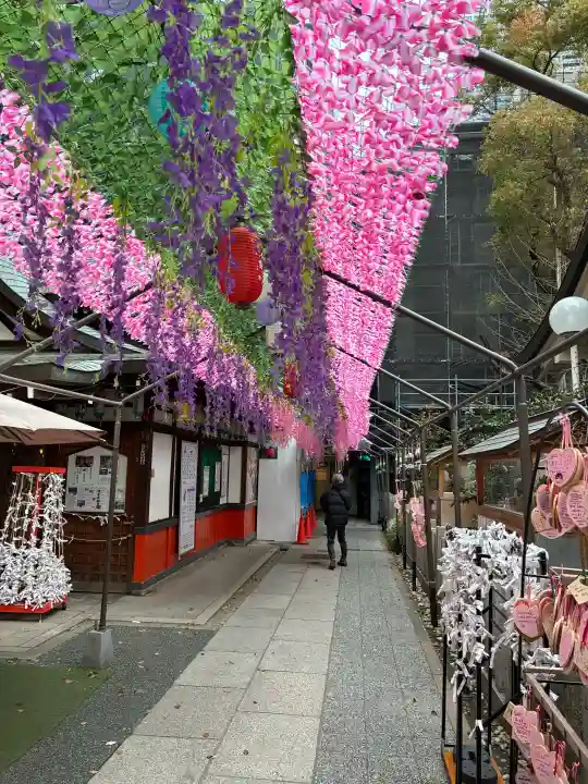 露天神社(お初天神)の{uncategorized: "未分類", other: "その他", undefined: "問題あり", building: "その他建物", grave: "お墓", sacred_gate: "鳥居", guardian: "狛犬", statue: "像", buddha: "仏像", history: "歴史", nature: "自然", garden: "庭園", animal: "動物", pagoda: "塔", temizu: "手水舎", mountain_gate: "山門・神門", sanctuary: "本殿・本堂", subordinate: "末社・摂社", art: "芸術", scenery: "景色", jizo: "地蔵", ema: "絵馬", goshuin: "御朱印", omikuji: "おみくじ", items: "授与品その他", amulet: "お守り", goshuincho: "御朱印帳", eats: "食事", festival: "お祭り", votive_dance: "神楽", shichigosan: "七五三参", wedding: "結婚式", experience: "体験その他", initially: "初詣", around: "周辺", anti_infection: "感染症対策"}