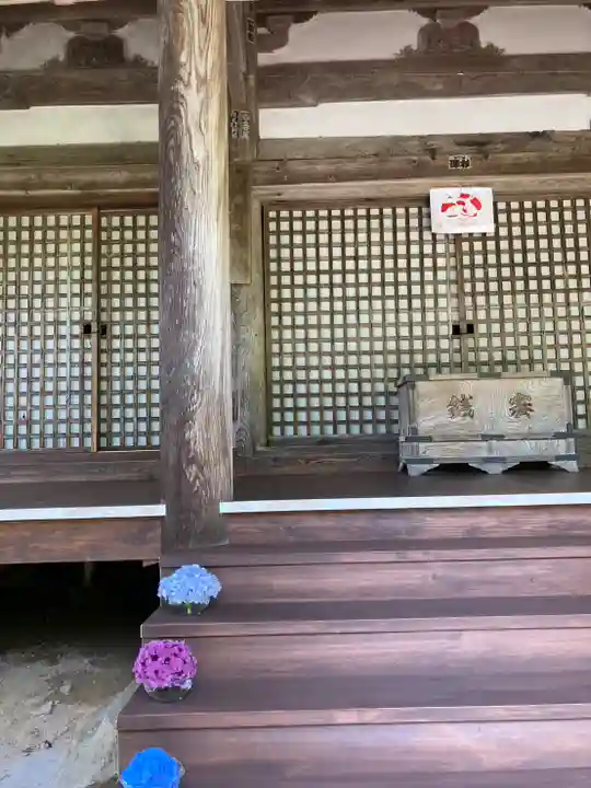 長岳寺の本殿・本堂
