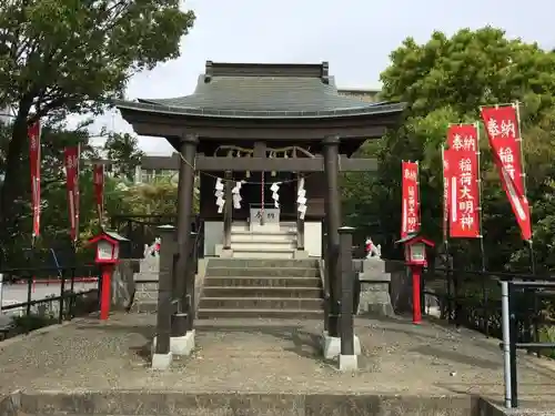 鶴ヶ峰稲荷神社の本殿