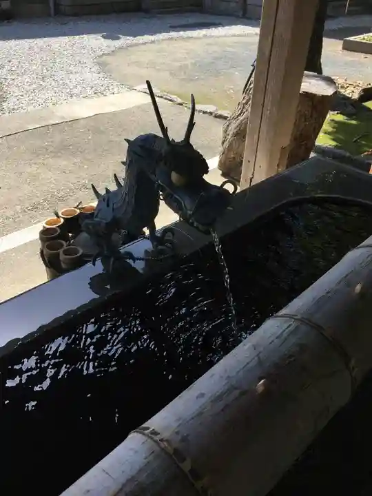 豊川進雄神社の手水舎