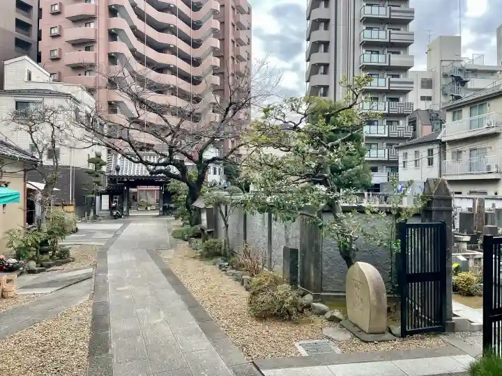 正洞院の{uncategorized: "未分類", other: "その他", undefined: "問題あり", building: "その他建物", grave: "お墓", sacred_gate: "鳥居", guardian: "狛犬", statue: "像", buddha: "仏像", history: "歴史", nature: "自然", garden: "庭園", animal: "動物", pagoda: "塔", temizu: "手水舎", mountain_gate: "山門・神門", sanctuary: "本殿・本堂", subordinate: "末社・摂社", art: "芸術", scenery: "景色", jizo: "地蔵", ema: "絵馬", goshuin: "御朱印", omikuji: "おみくじ", items: "授与品その他", amulet: "お守り", goshuincho: "御朱印帳", eats: "食事", festival: "お祭り", votive_dance: "神楽", shichigosan: "七五三参", wedding: "結婚式", experience: "体験その他", initially: "初詣", around: "周辺", anti_infection: "感染症対策"}