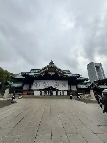 靖國神社の{uncategorized: "未分類", other: "その他", undefined: "問題あり", building: "その他建物", grave: "お墓", sacred_gate: "鳥居", guardian: "狛犬", statue: "像", buddha: "仏像", history: "歴史", nature: "自然", garden: "庭園", animal: "動物", pagoda: "塔", temizu: "手水舎", mountain_gate: "山門・神門", sanctuary: "本殿・本堂", subordinate: "末社・摂社", art: "芸術", scenery: "景色", jizo: "地蔵", ema: "絵馬", goshuin: "御朱印", omikuji: "おみくじ", items: "授与品その他", amulet: "お守り", goshuincho: "御朱印帳", eats: "食事", festival: "お祭り", votive_dance: "神楽", shichigosan: "七五三参", wedding: "結婚式", experience: "体験その他", initially: "初詣", around: "周辺", anti_infection: "感染症対策"}
